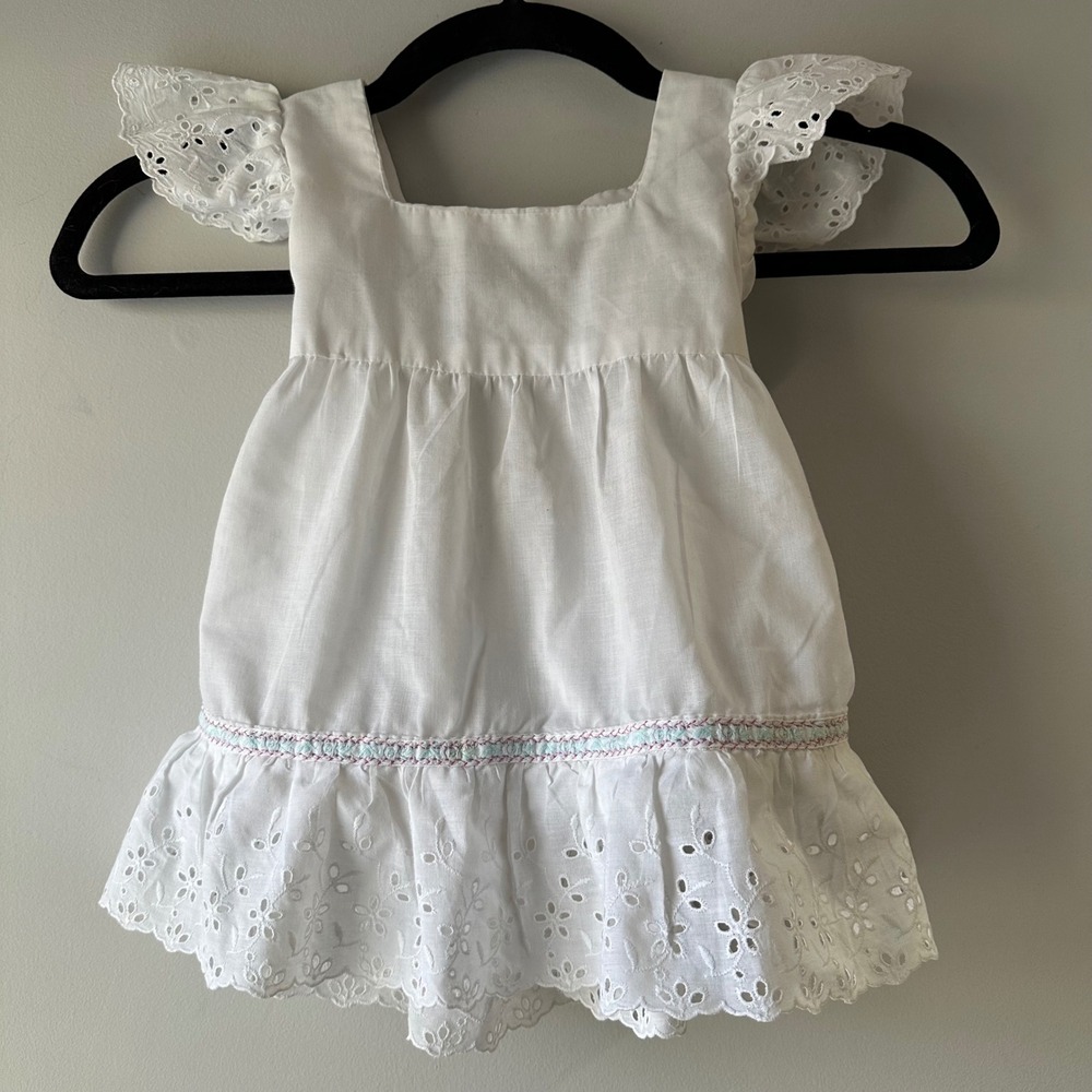 Vintage Eyelet Lace Baby Dress Infant White Excellent Flutter Sleeve Bow Back